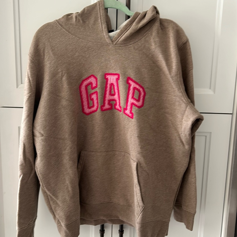 Gap hoodie ( yellow box)